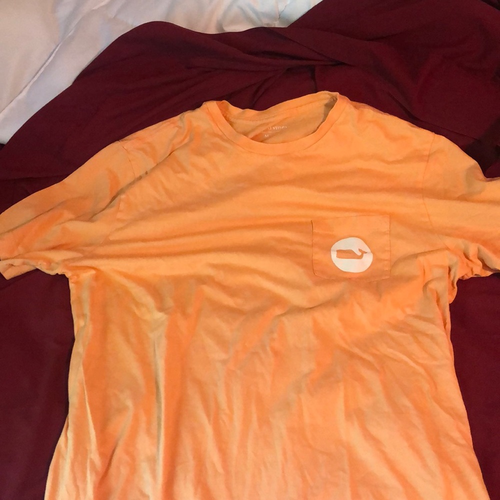 Vineyard vines t shirt